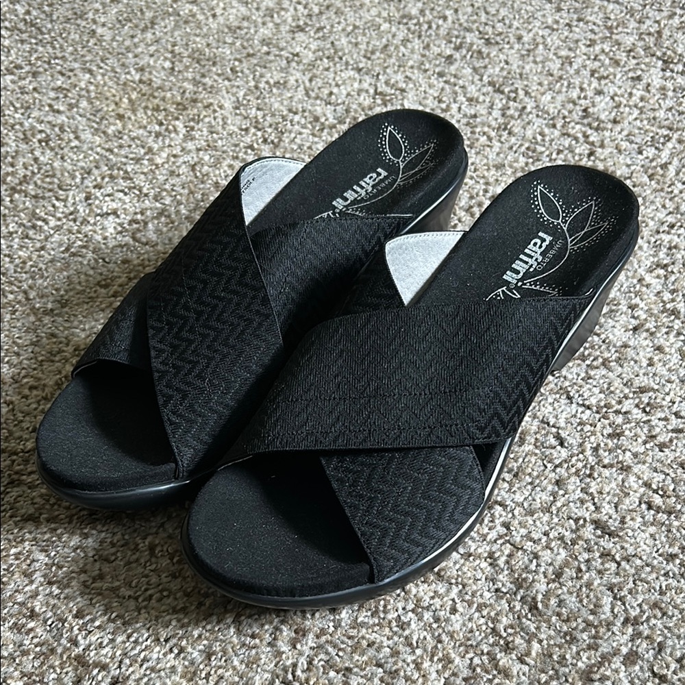 Umberto raffini Black Mules with Textured Straps